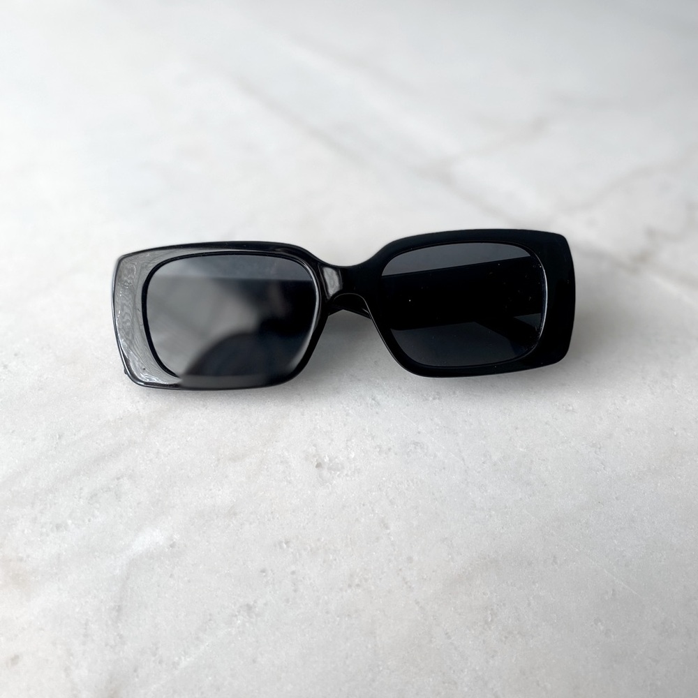 NWOT Black Squoval Fashionable Sunglasses